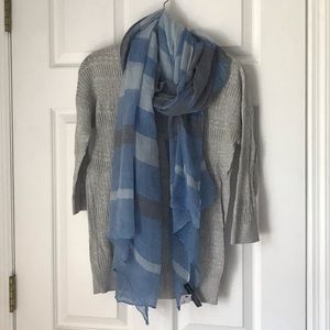 The limited scarf with tags